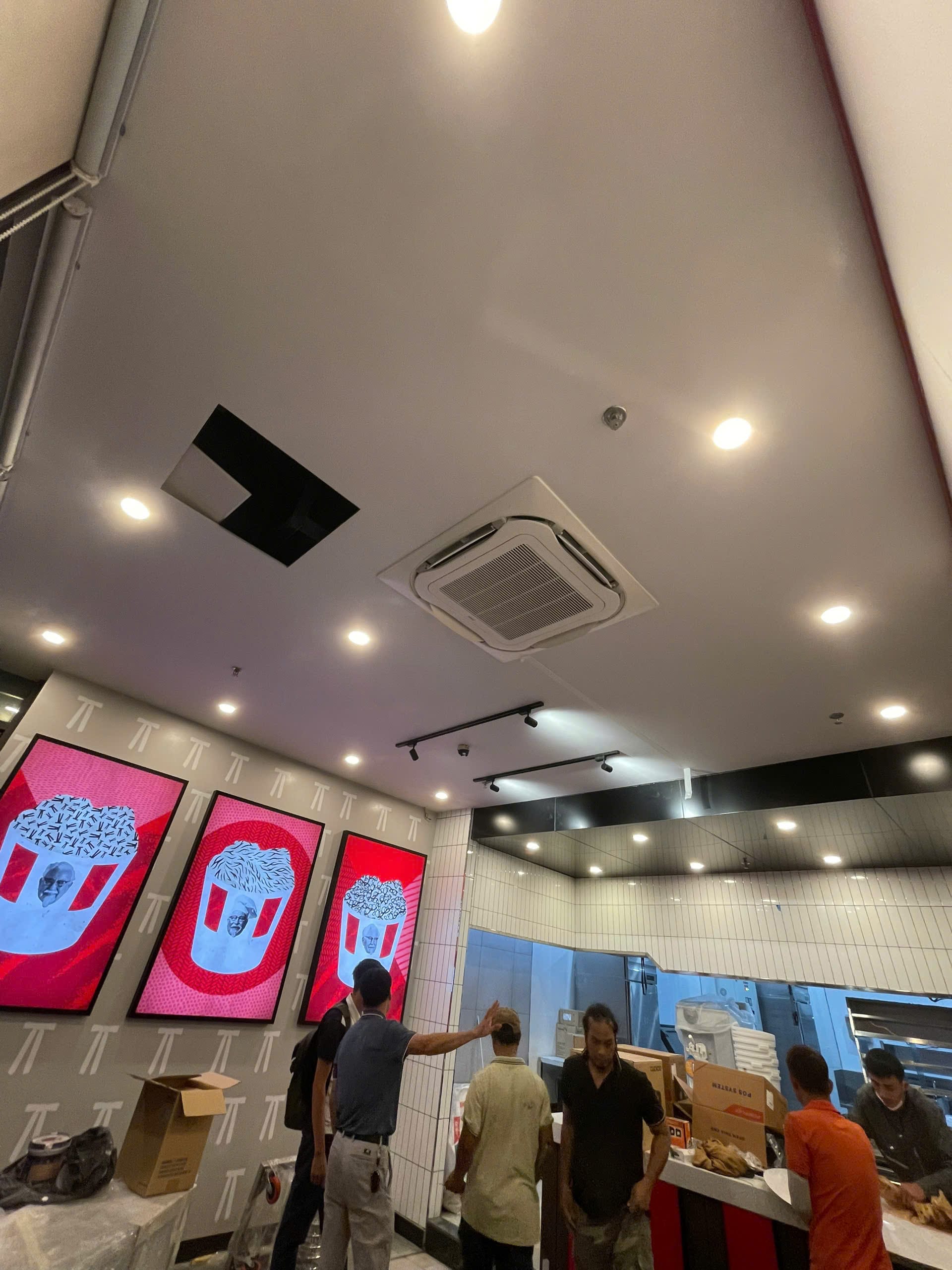 Cung cấp lắp đặt điều hoà âm trần casstte và âm trần nối ống gió daikin cho Chuỗi cửa hàng  KFC